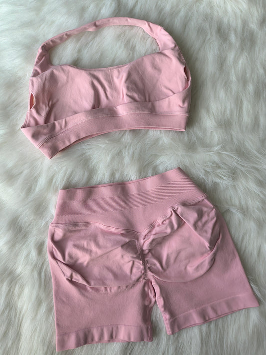 Define Signature Hidden Scrunch Shorts - Pink