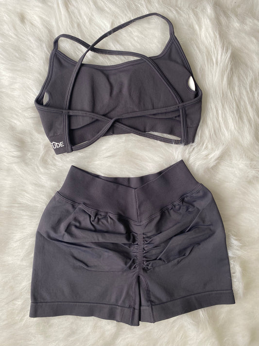 Sculpt Signature Scrunch Shorts - Gray